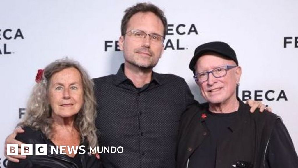 Criado en la clandestinidad: las memorias del hijo de los fugitivos más buscados por el FBI