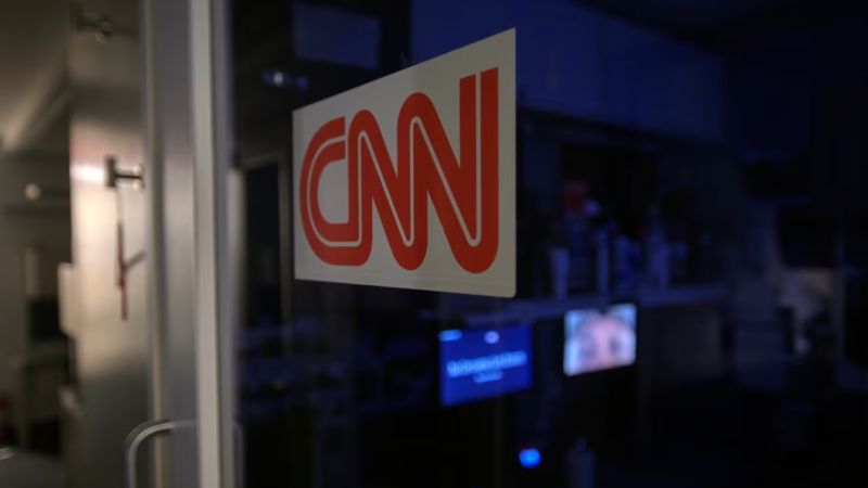 Fallo judicial frena el veto de Trump a la prensa y advierte posible violación constitucional