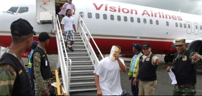 Más de 2,300 dominicanos han sido repatriados desde EE. UU.: situación migratoria y drogas encabezan las causas