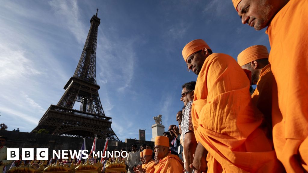 Escándalo en París: Abren investigación tras apartar a empleadas de la Torre Eiffel durante visita religiosa