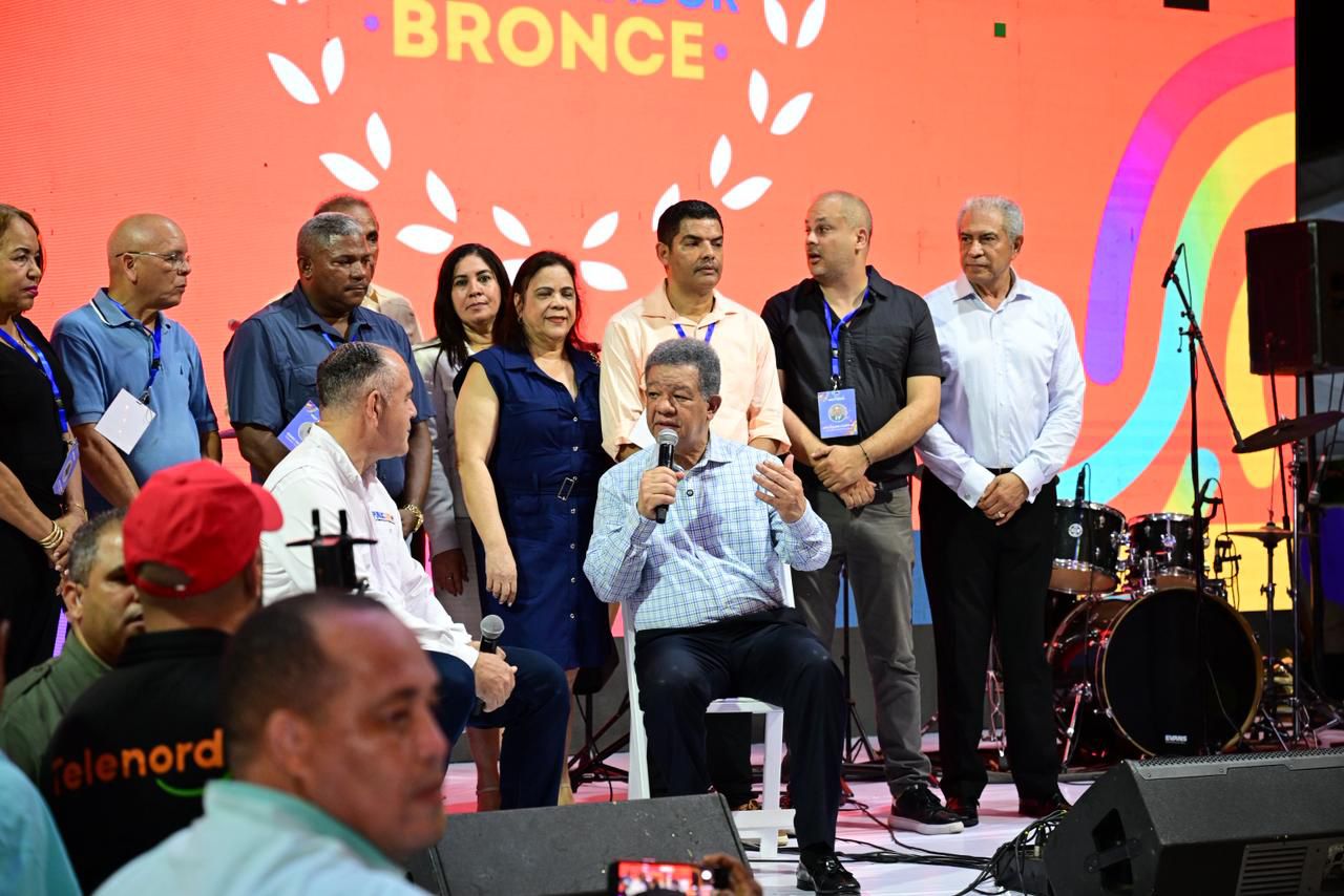 Leonel Fernández advierte que alza de la canasta básica asfixia a familias y empuja comercios a la quiebra