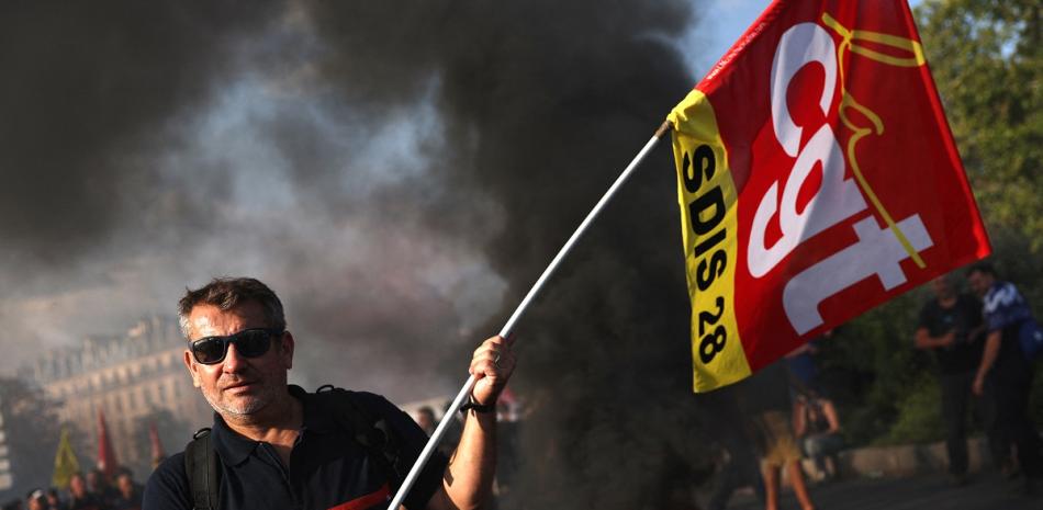 Francia bajo fuerte tensión social: huelgas masivas y choques estudiantiles desafían al gobierno