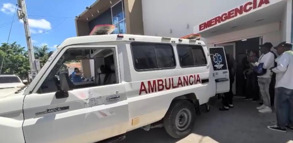 Dos soldados del Ejército en estado delicado tras aparatoso choque vial en Dajabón