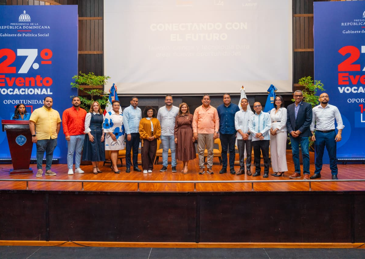 Gabinete de Política Social impulsa formación en tecnología y carreras STEM para jóvenes de Barahona