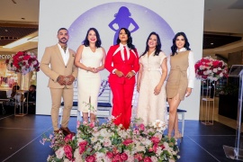 “Mujer de Pie” llena el Atrio Central de Downtown Center en un encuentro de liderazgo femenino exitoso